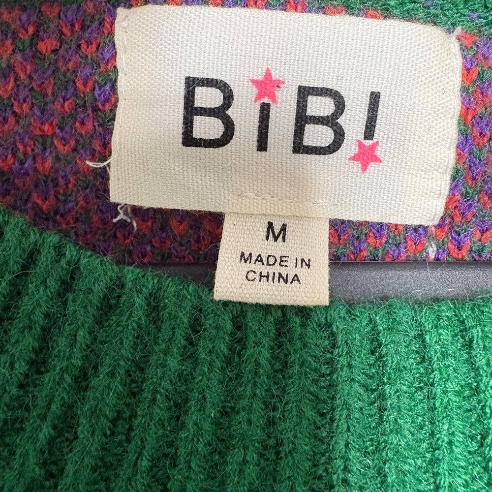BiBi Green Sweater with Vibrant Red Tiger Design - Picture 3 of 3
